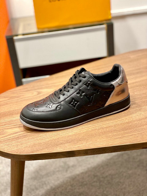 men LV shoes-187